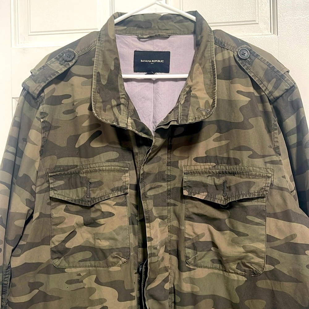 Women’s Banana Republic camouflage spring jacket